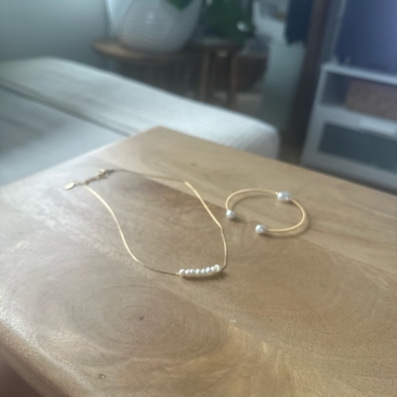 LALA JEWELRY Gold and White Pearl Necklace Elegant Jewelry and Bracelet - Picture 2 of 6